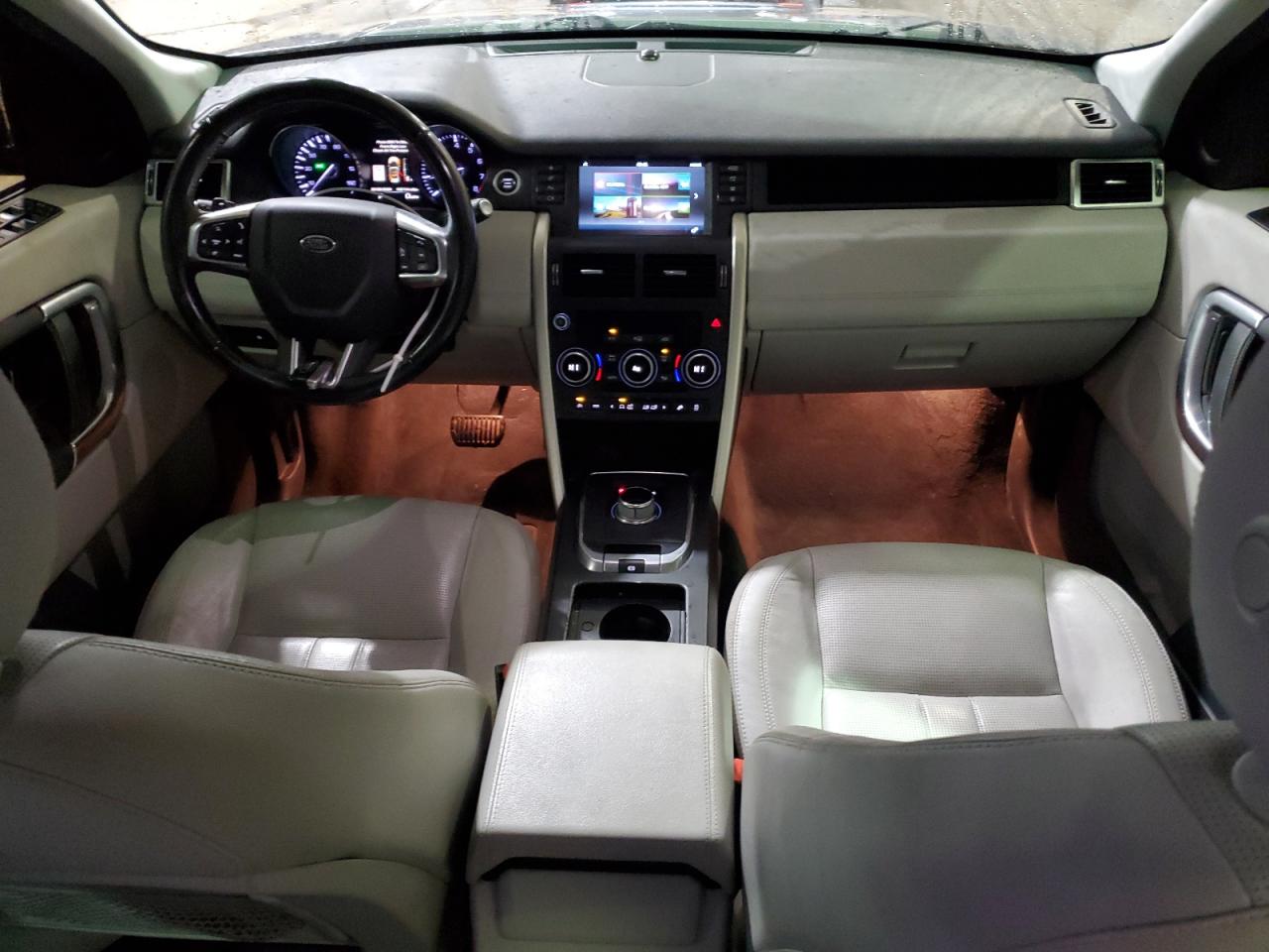 2016 Land Rover Discovery - Image 8