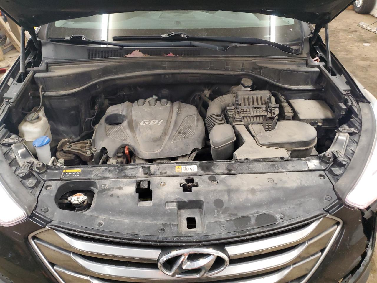 2016 Hyundai Santa Fe - Image 12