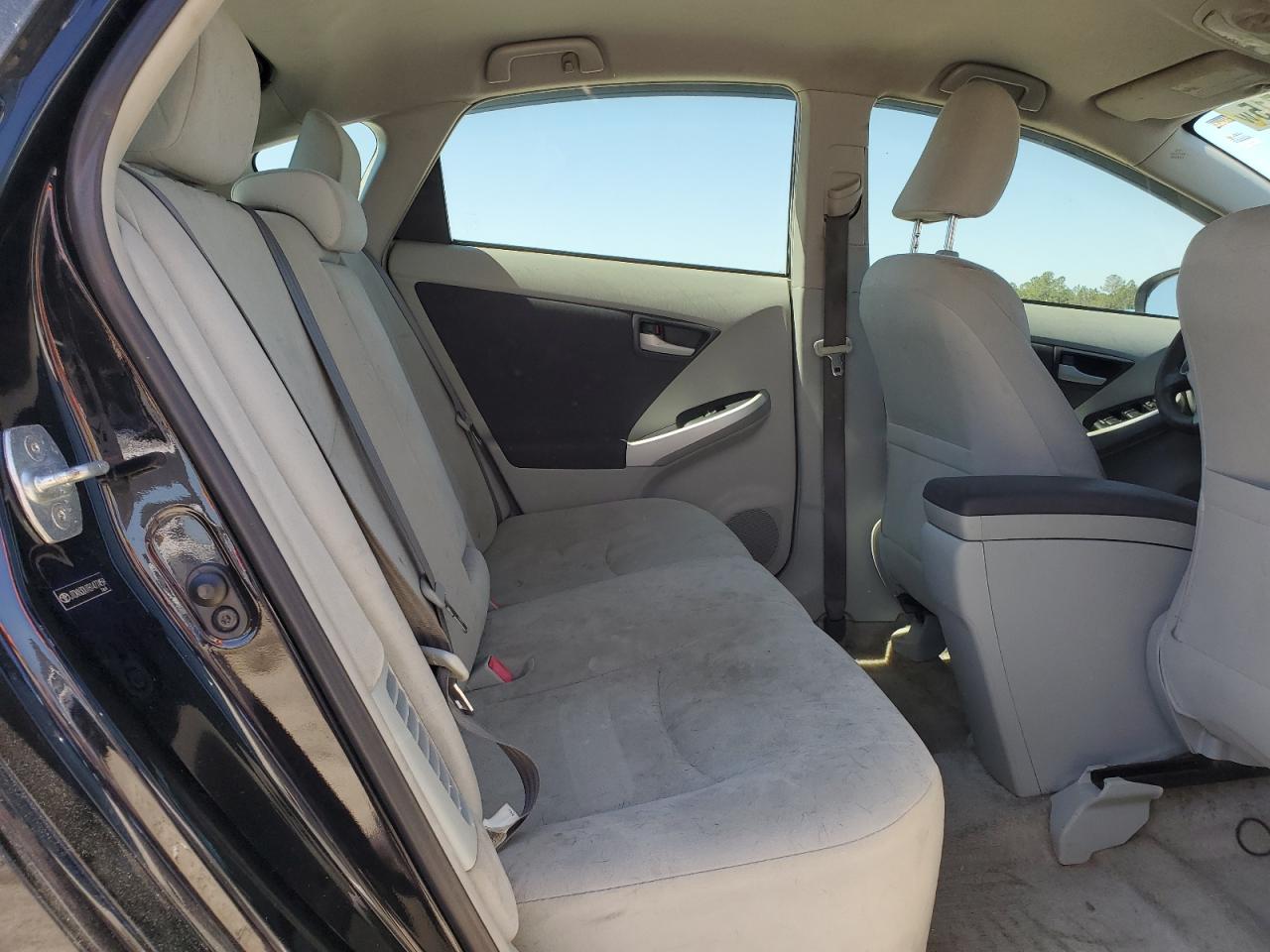 2011 Toyota Prius - Image 10