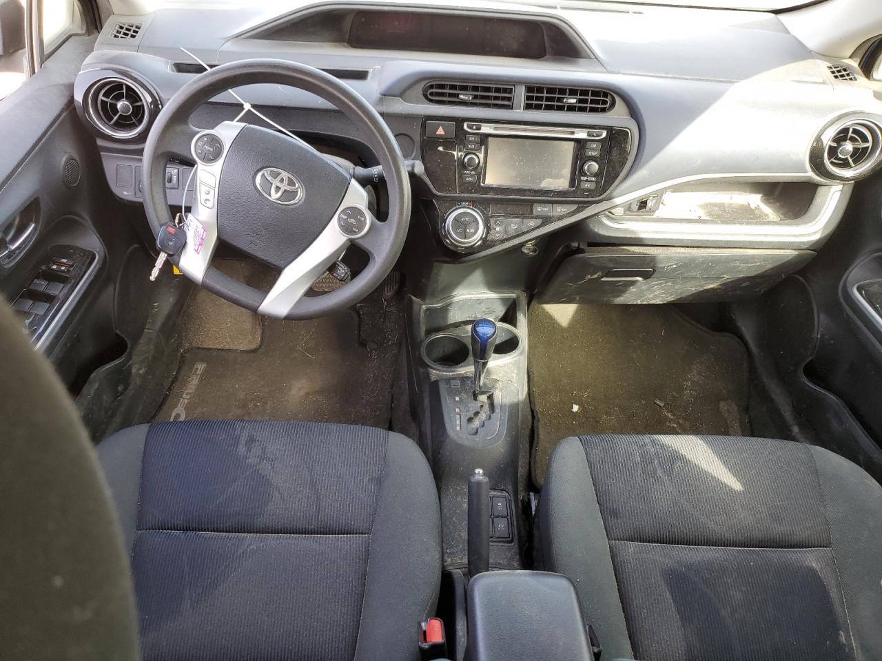 2015 Toyota Prius - Image 8