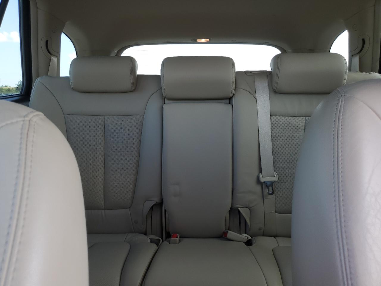 2009 Hyundai Santa Fe - Image 10