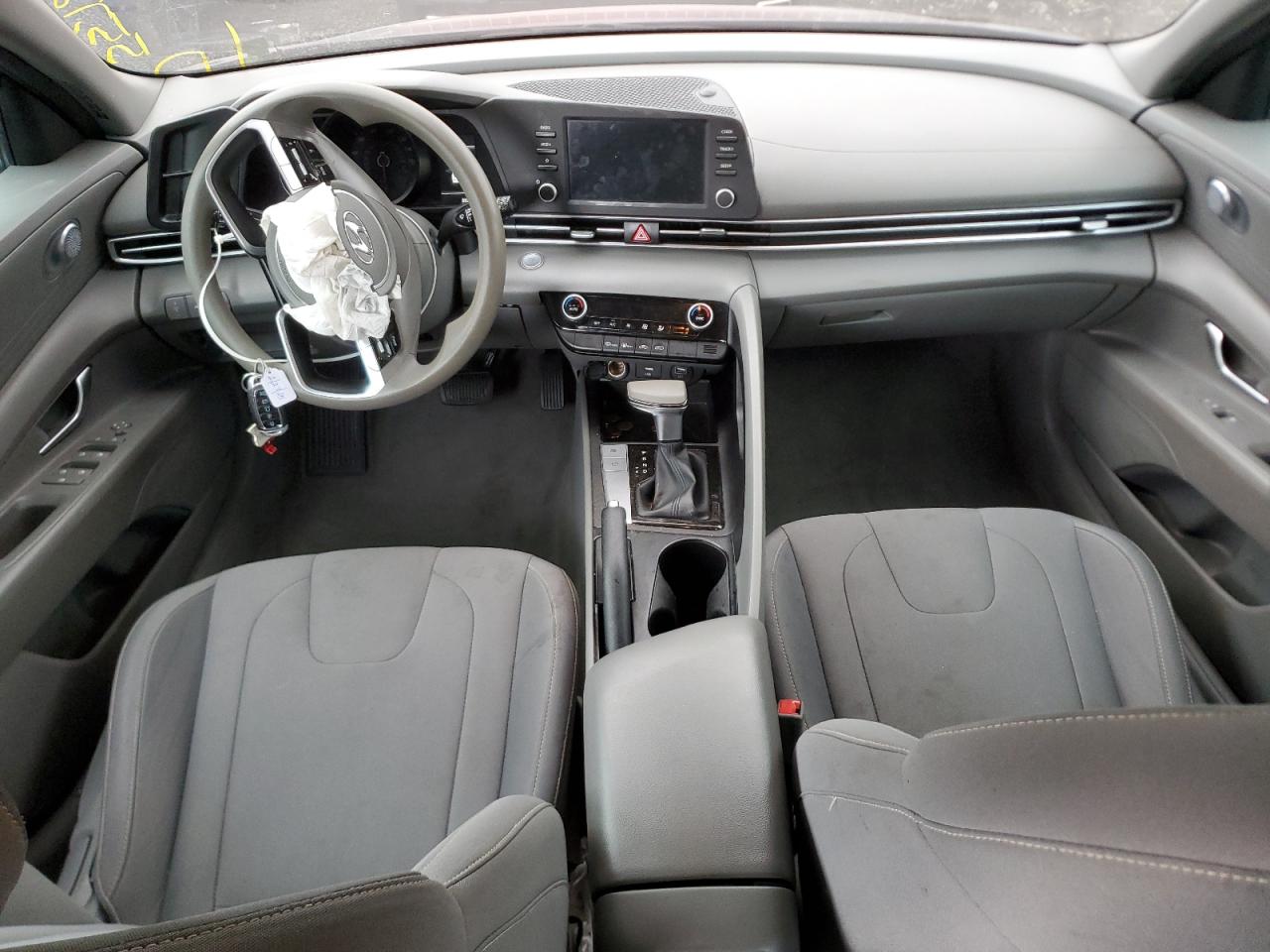 2021 Hyundai Elantra - Image 8