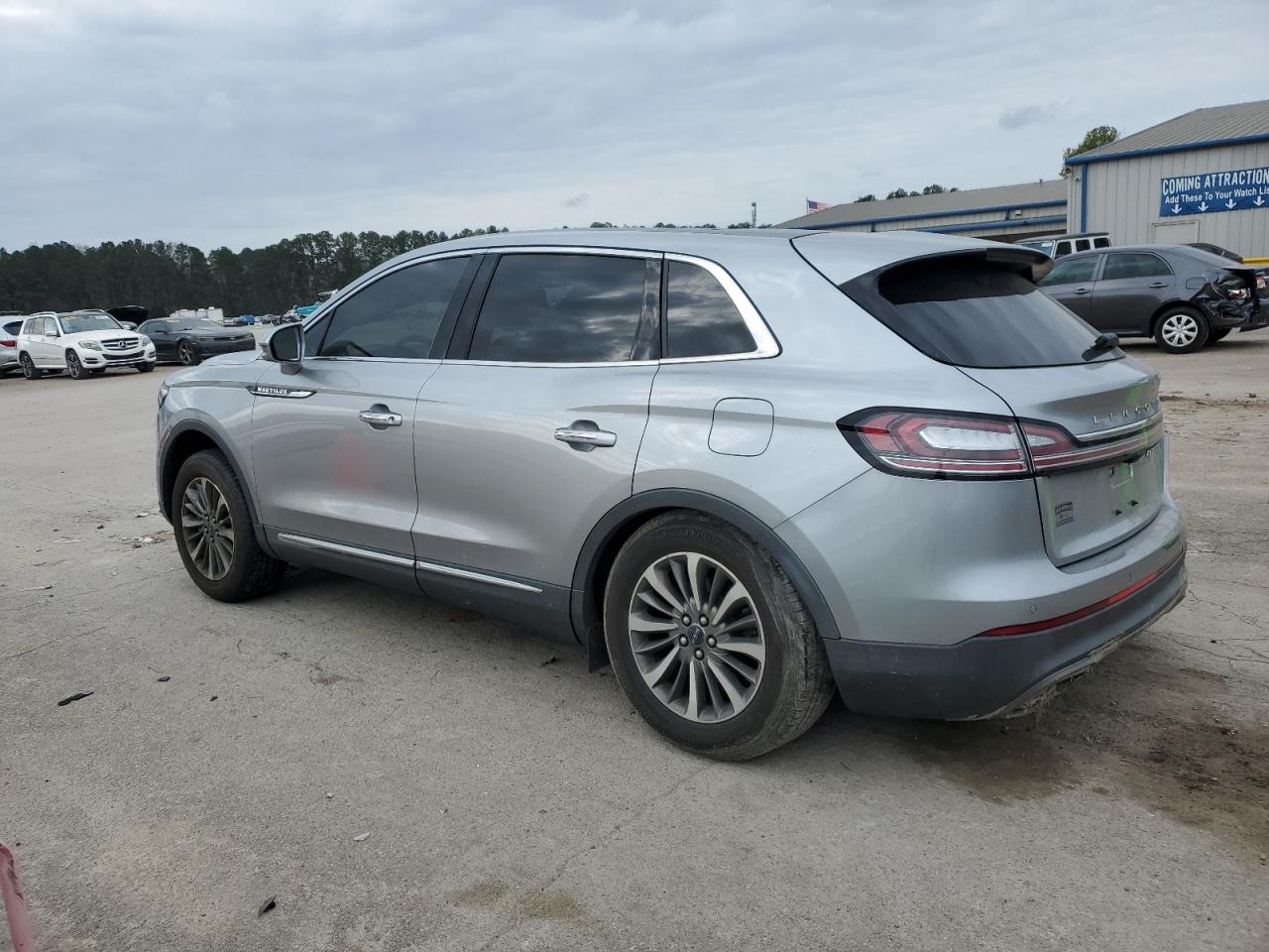 2020 Lincoln Nautilus - Image 2