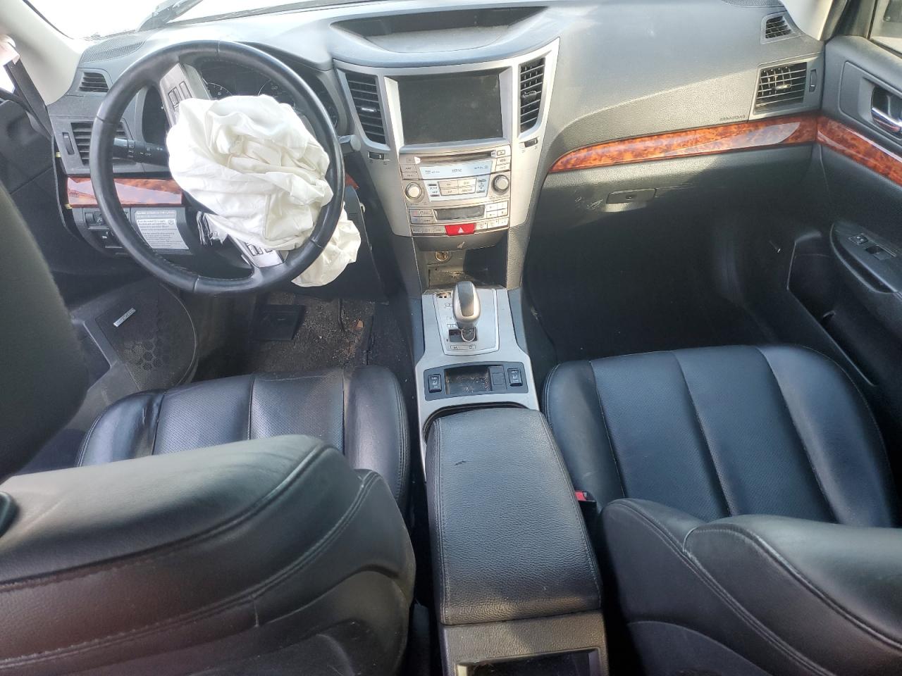 2011 Subaru Outback - Image 8