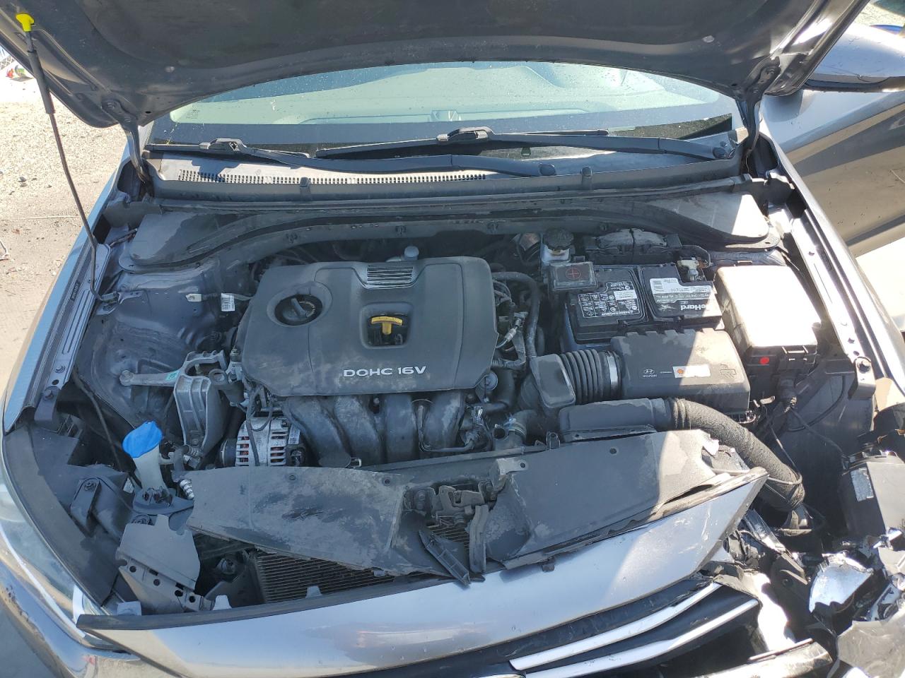 2018 Hyundai Elantra - Image 11