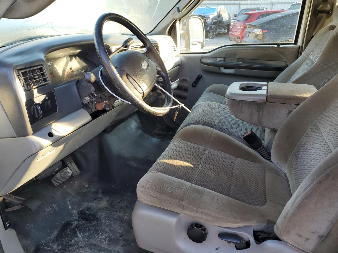 2004 Ford F250 - Image 7