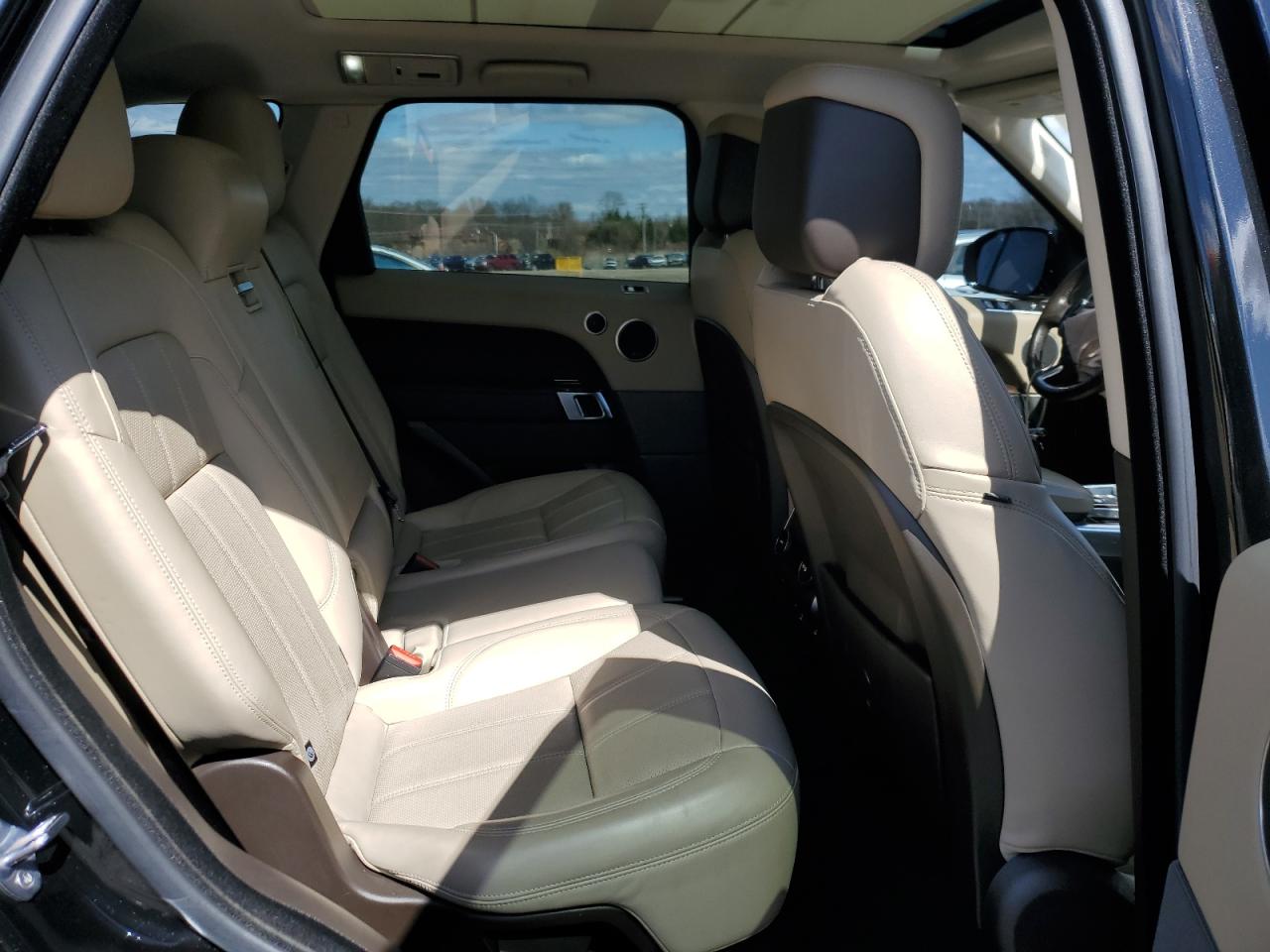 2018 Land Rover Range Rover - Image 12