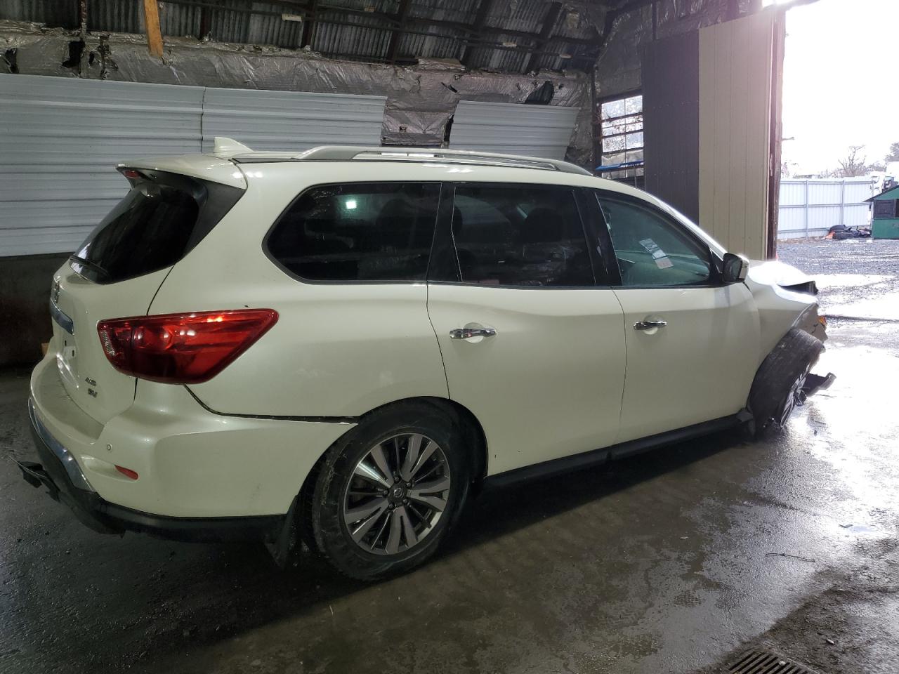 2019 Nissan Pathfinder - Image 3