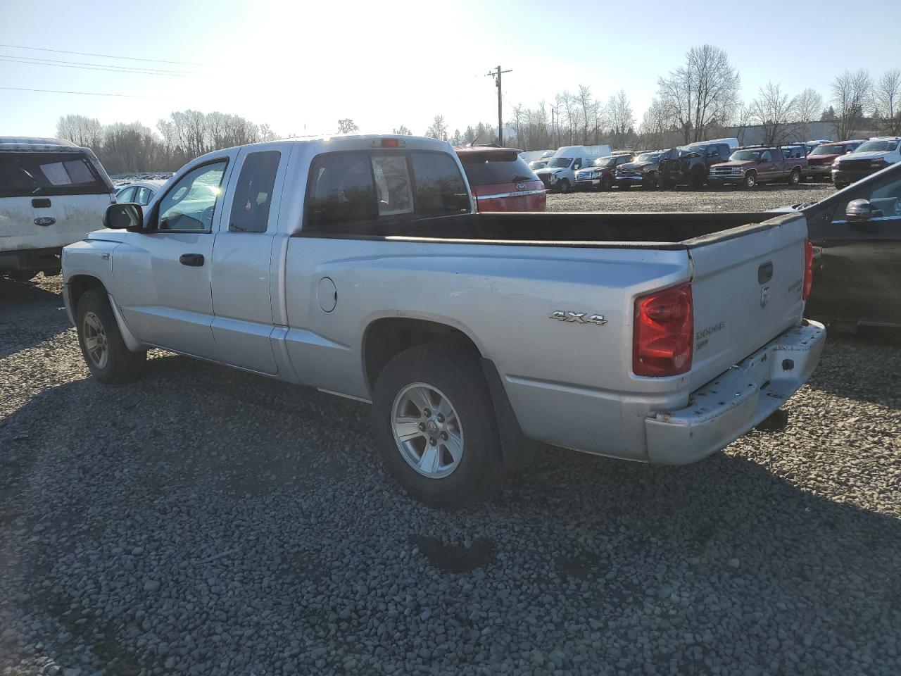 2010 Dodge Dakota - Image 2