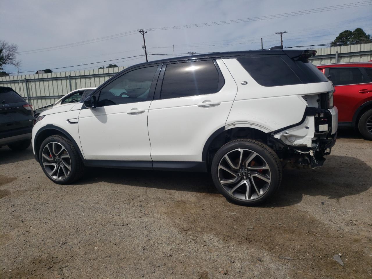 2022 Land Rover Discovery - Image 2