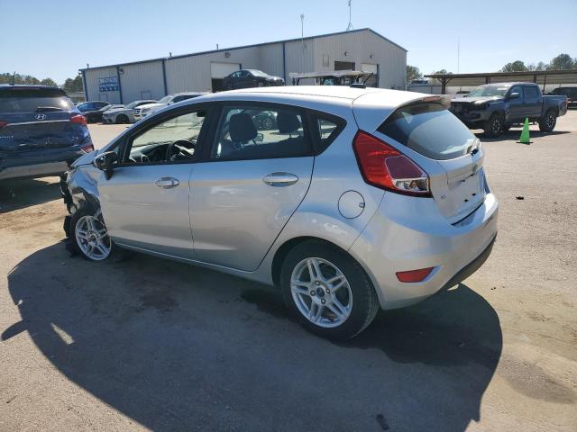  FORD FIESTA 2018 Серебристый