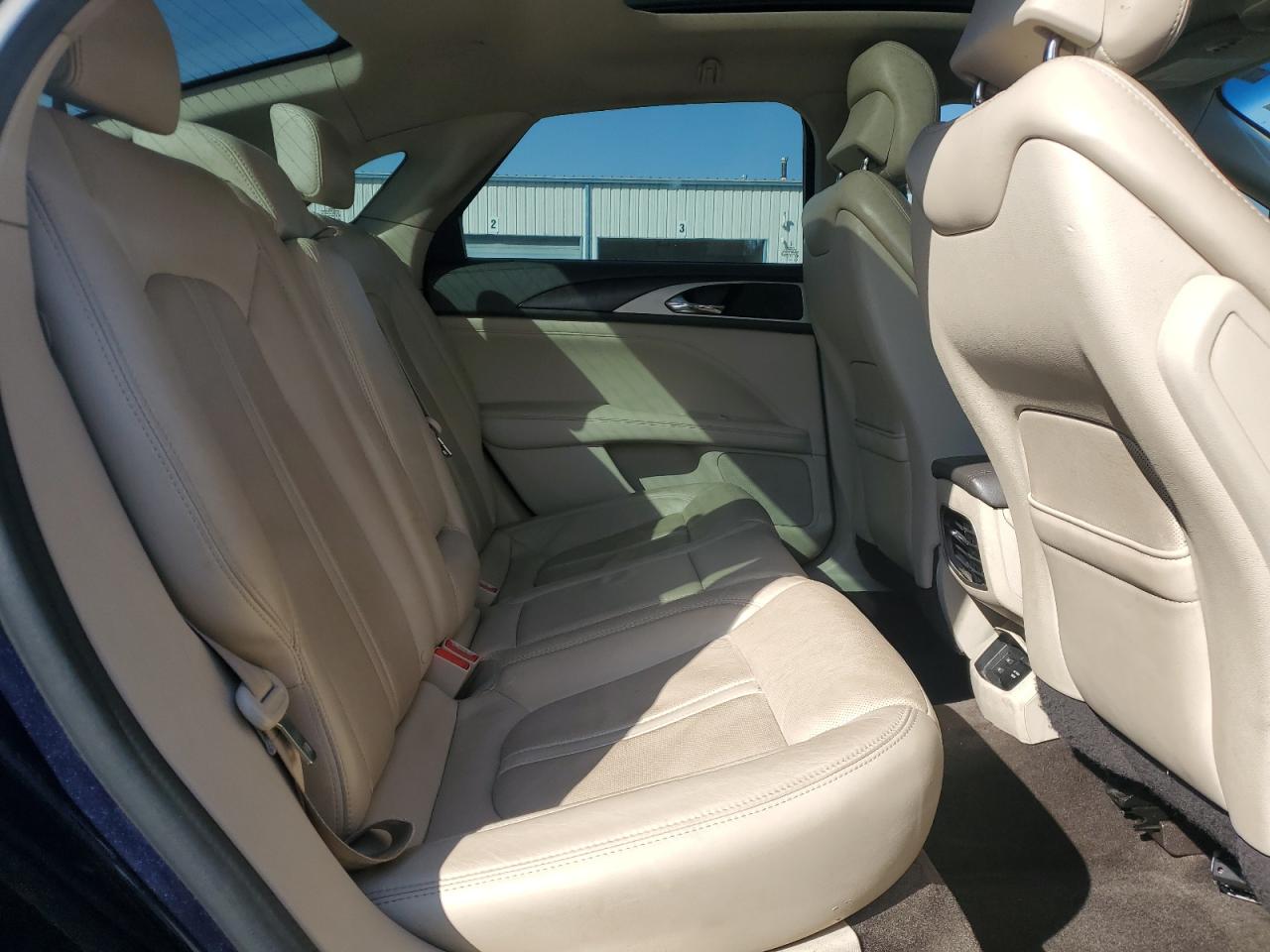 2017 Lincoln MKZ - Image 10