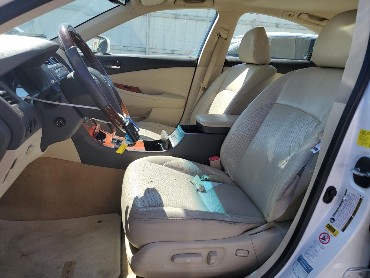2010 Lexus ES - Image 7