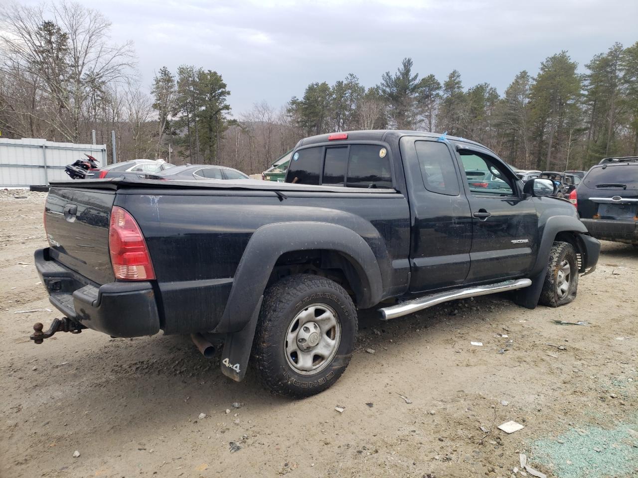 2015 Toyota Tacoma - Image 3