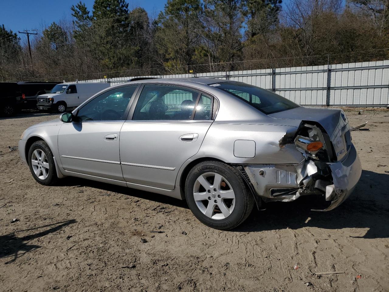 2004 Nissan Altima - Image 2