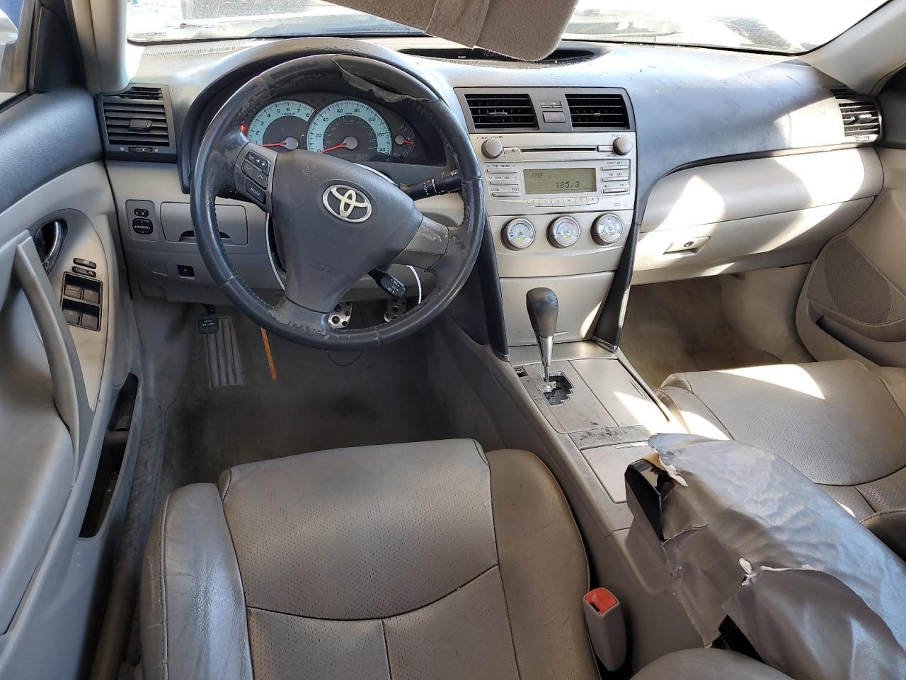 2011 Toyota Camry - Image 8