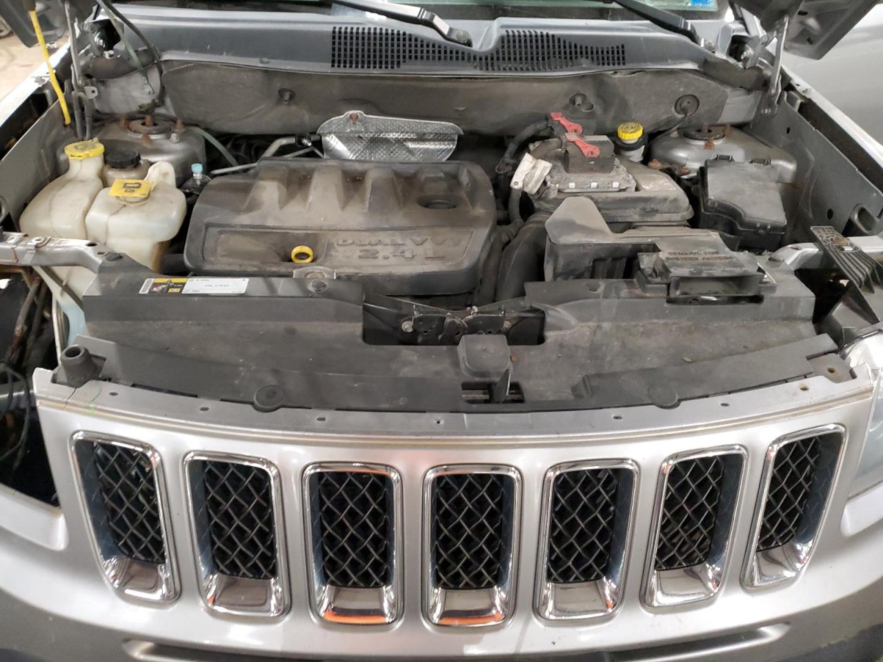 2014 Jeep Compass - Image 11