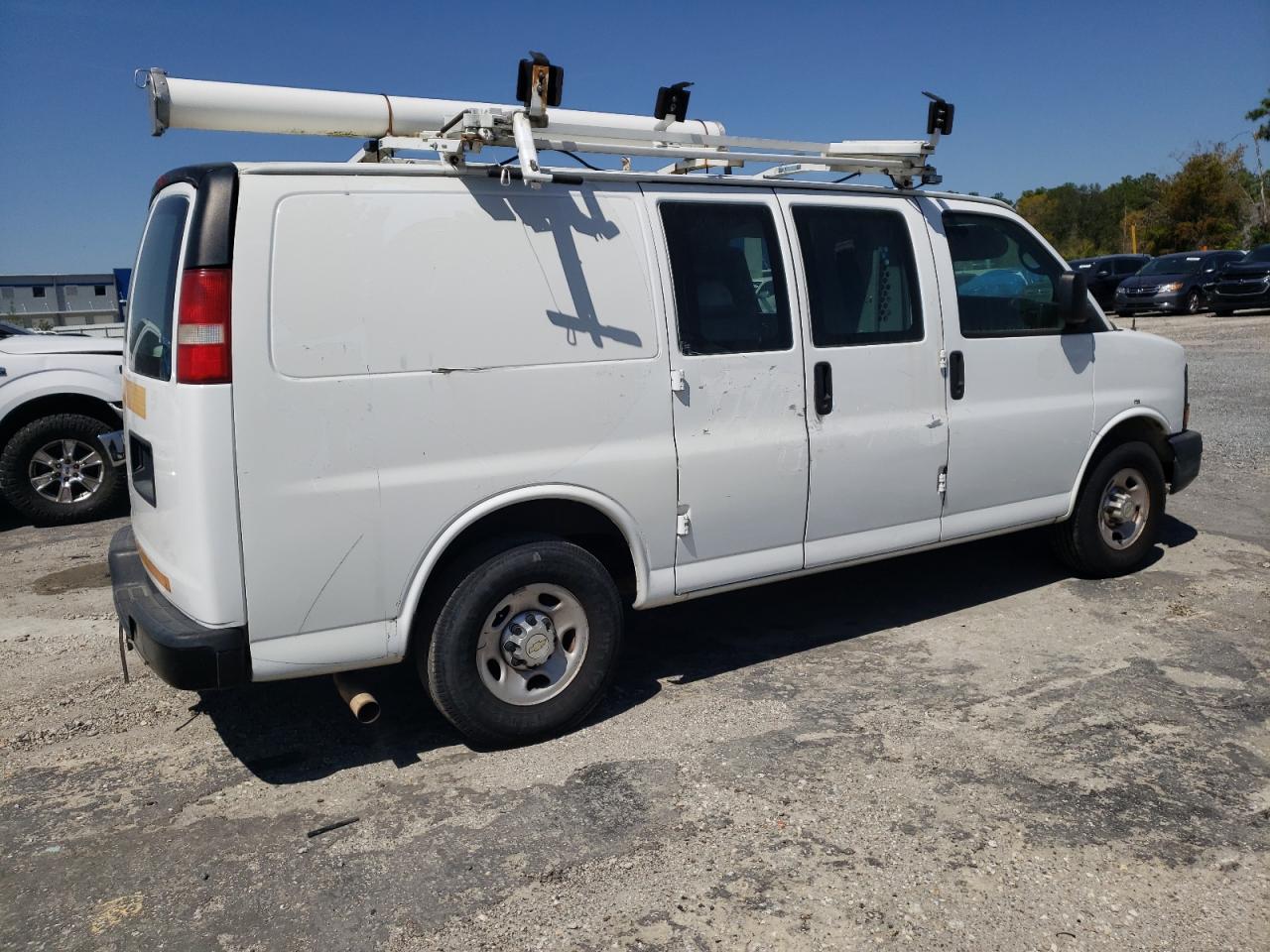 2012 Chevrolet Express - Image 3