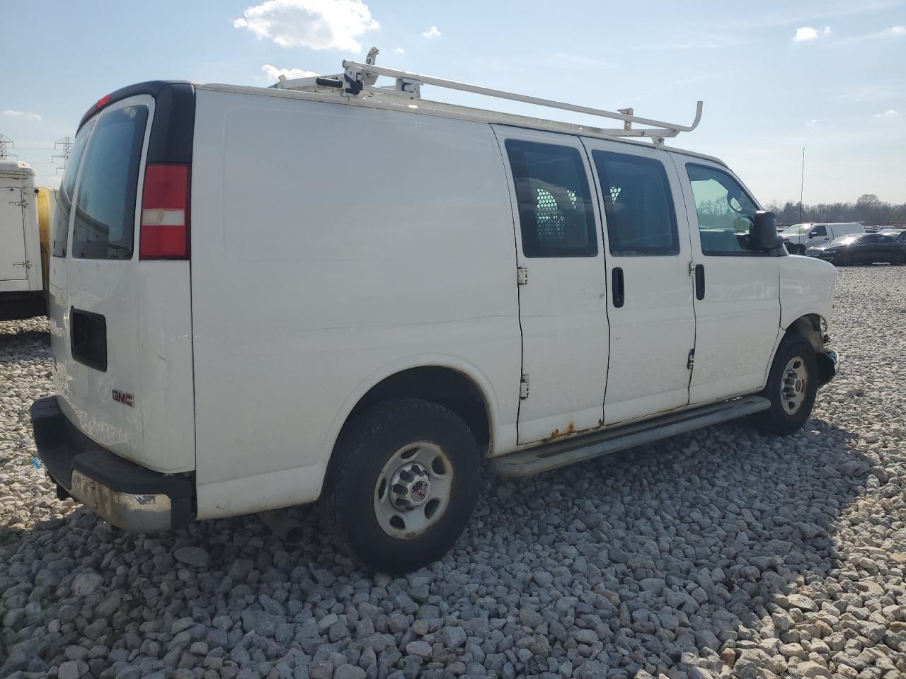 2014 GMC Savana - Image 3