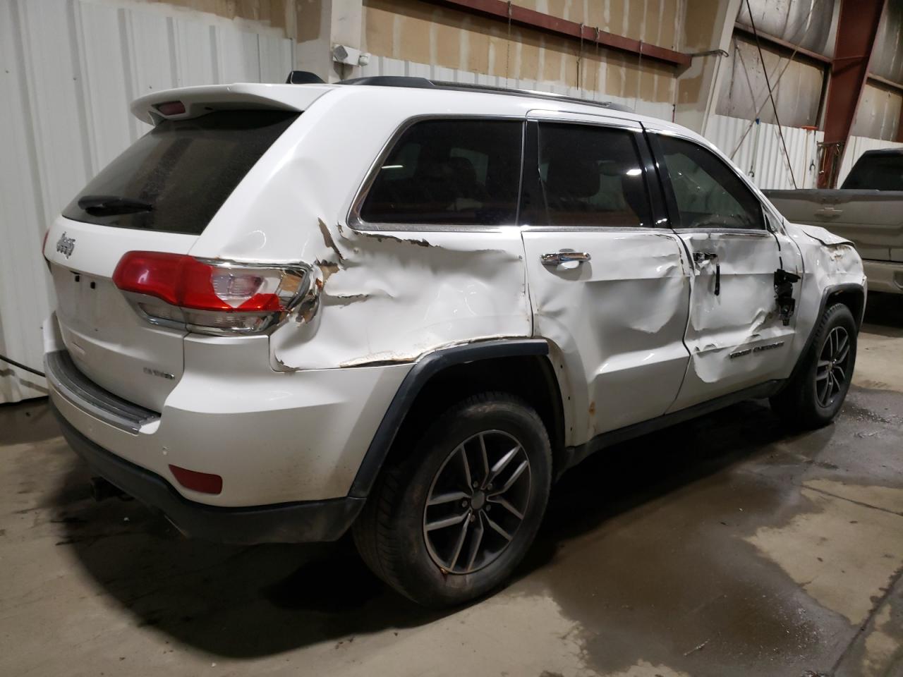 2017 Jeep Grand Cherokee - Image 3