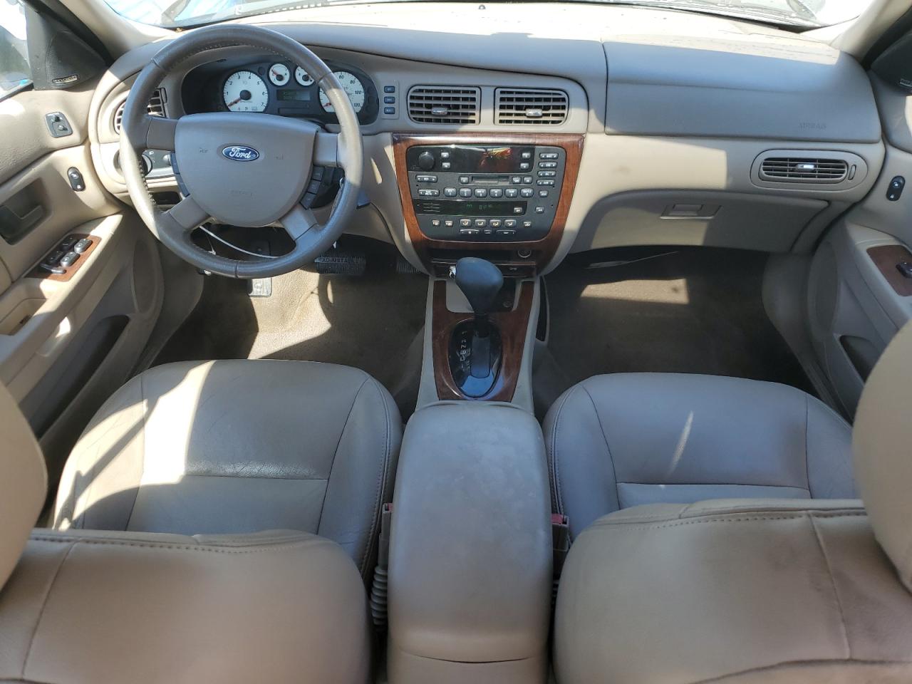 2004 Ford Taurus - Image 8
