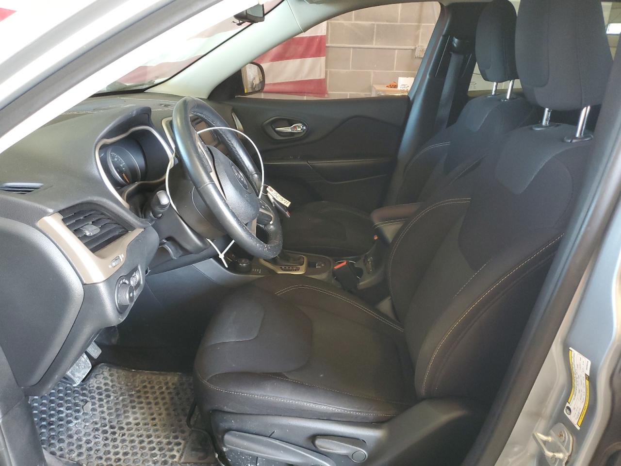 2016 Jeep Grand Cherokee - Image 7