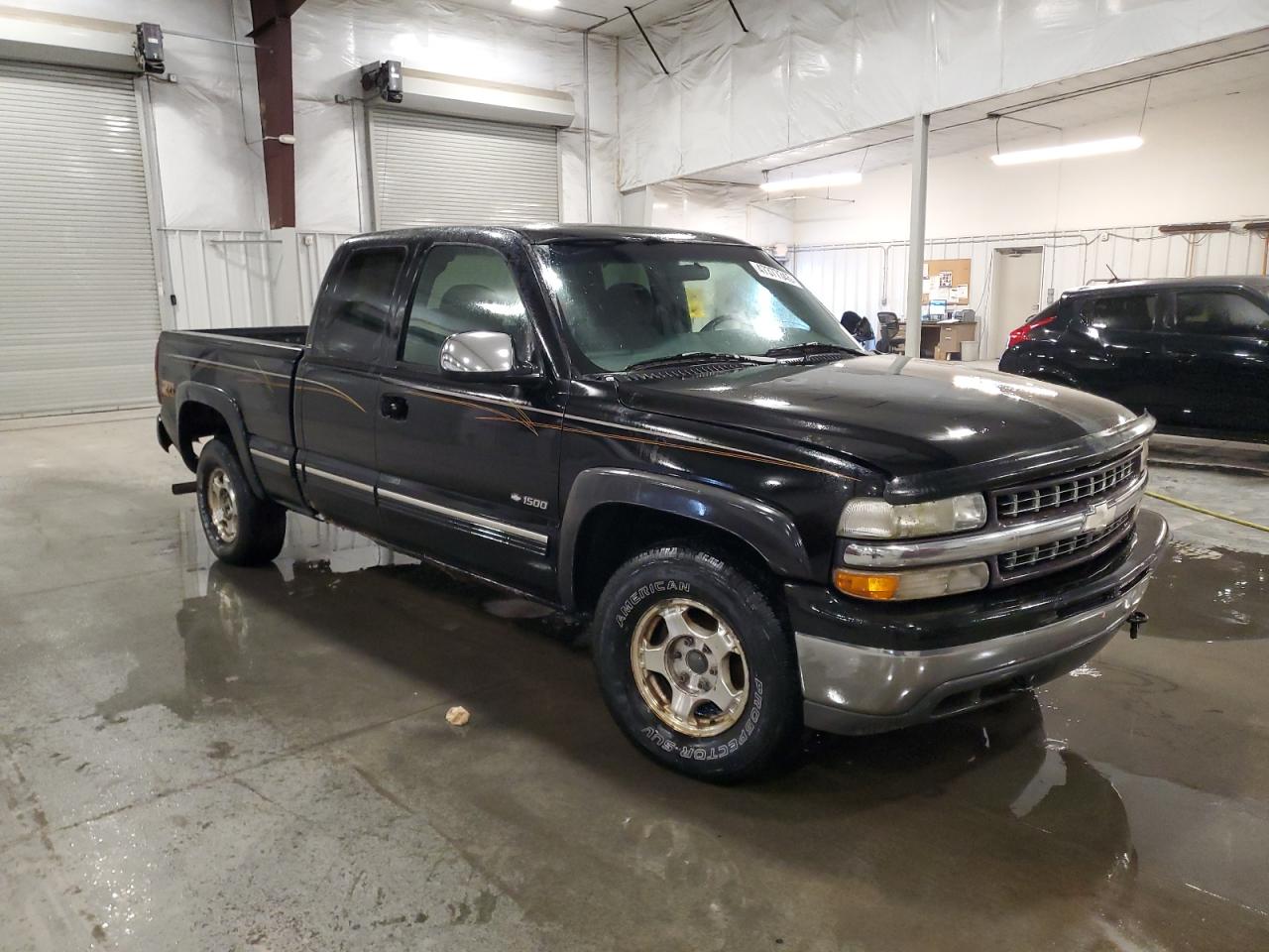 2000 Chevrolet Silverado - Image 4