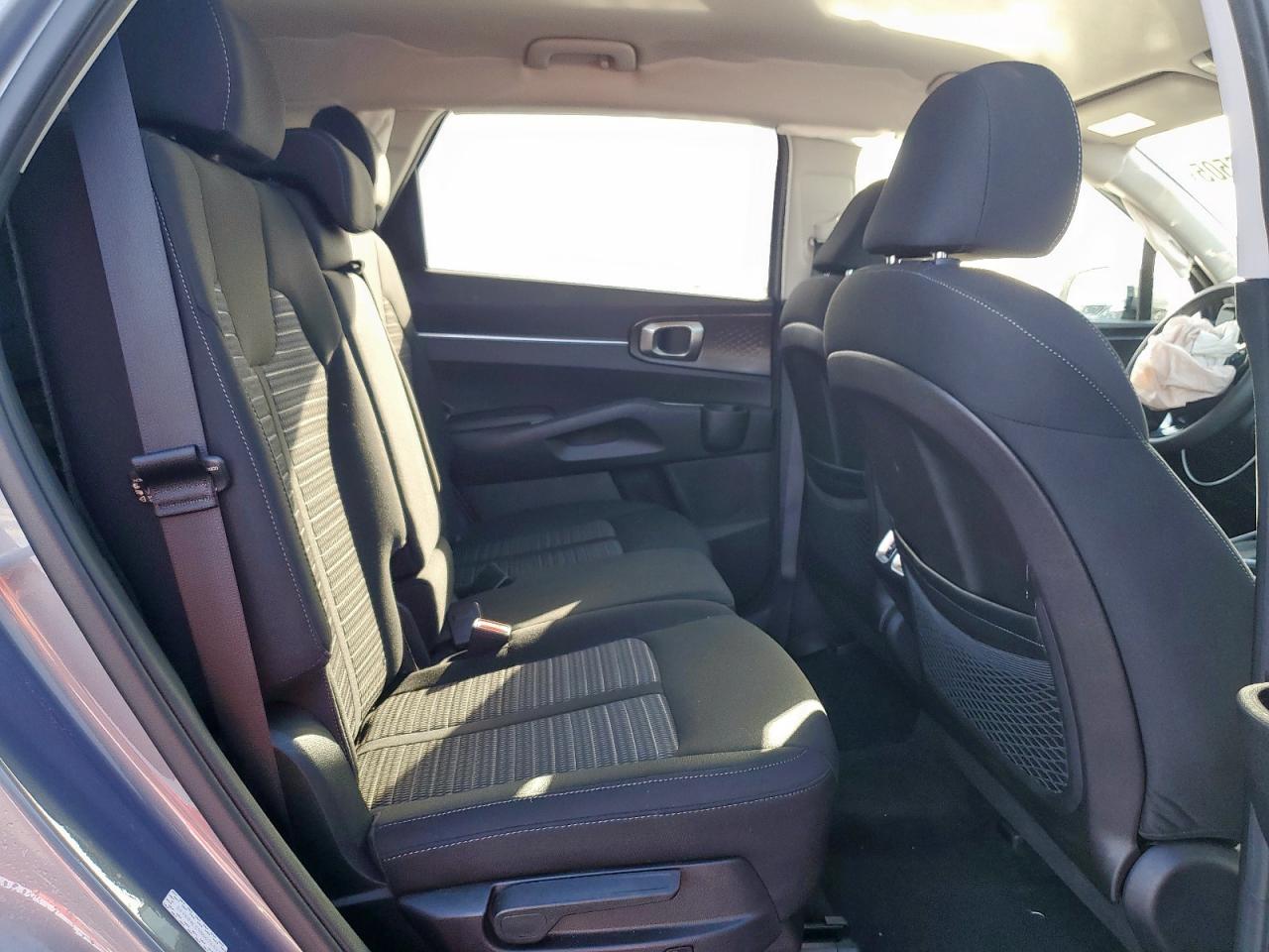 2022 Kia Sorento - Image 10