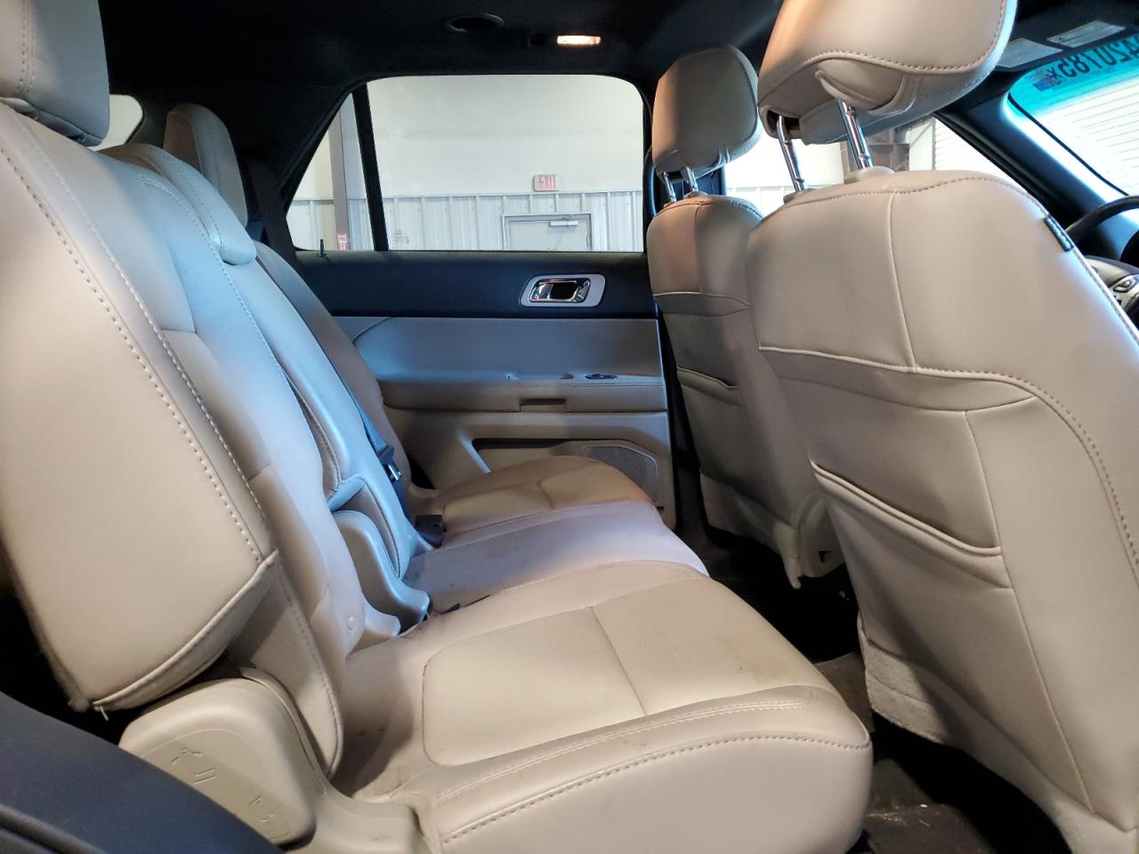 2015 Ford Explorer - Image 12