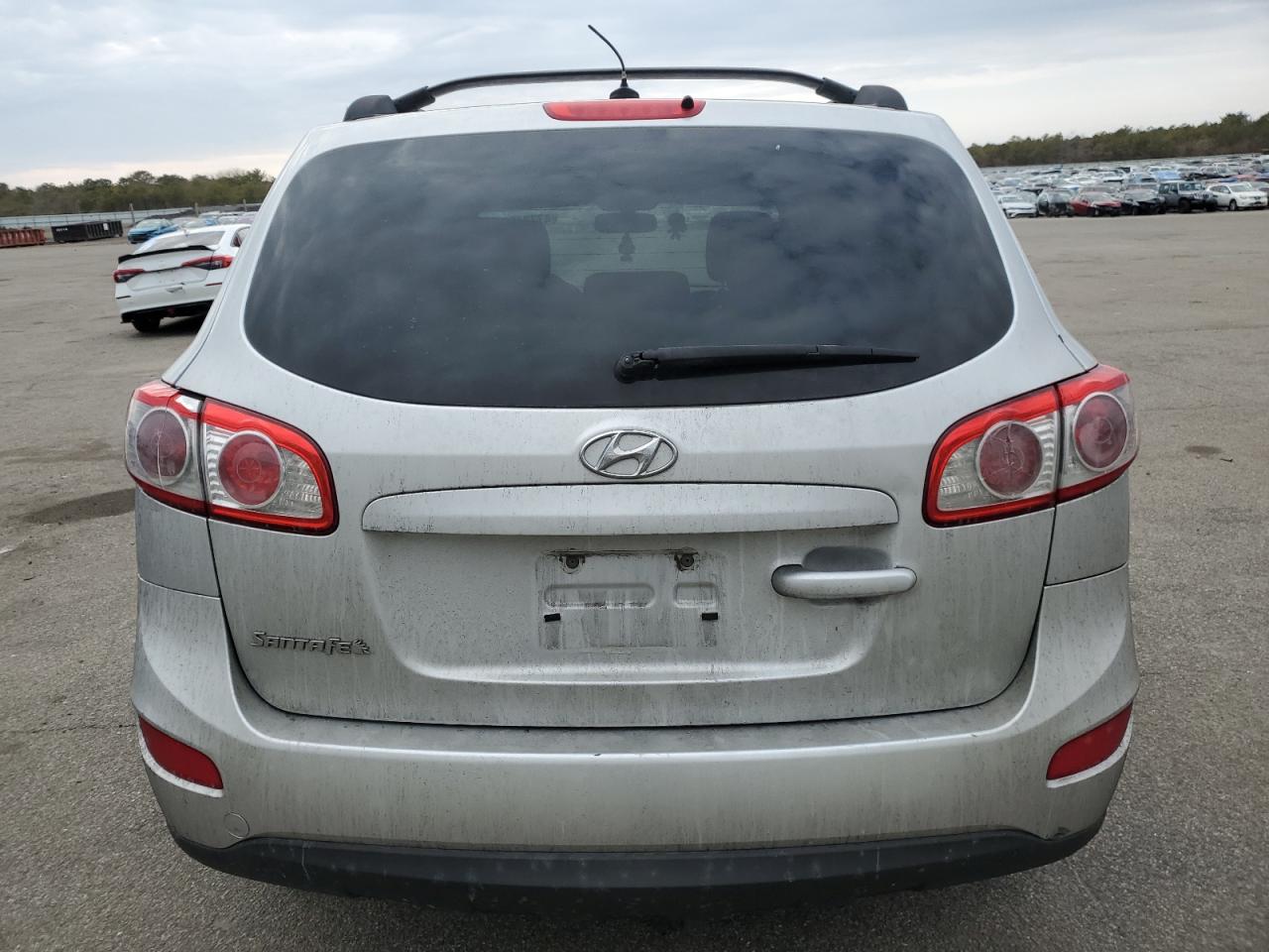 2012 Hyundai Santa Fe - Image 6
