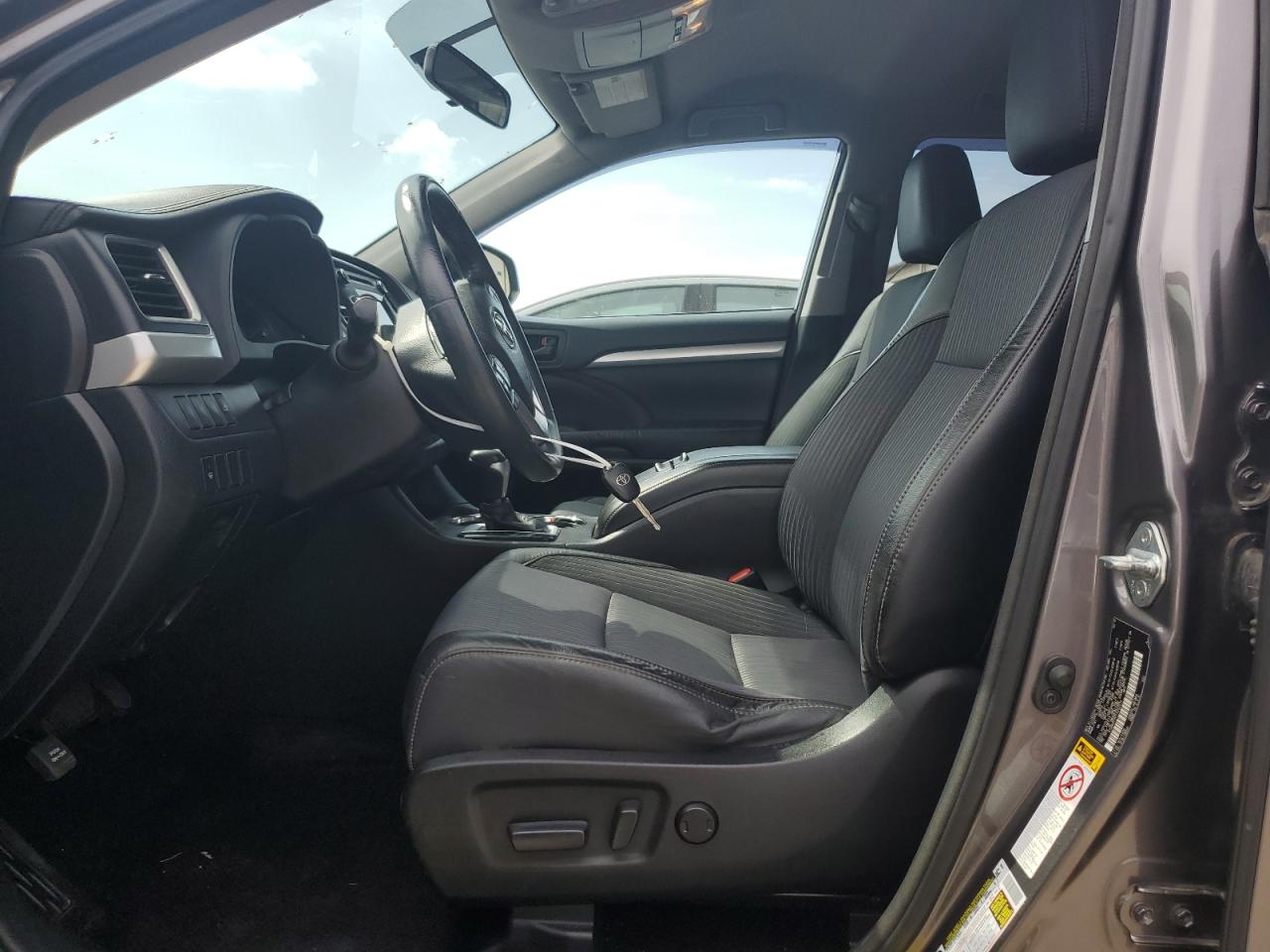2015 Toyota Highlander - Image 7
