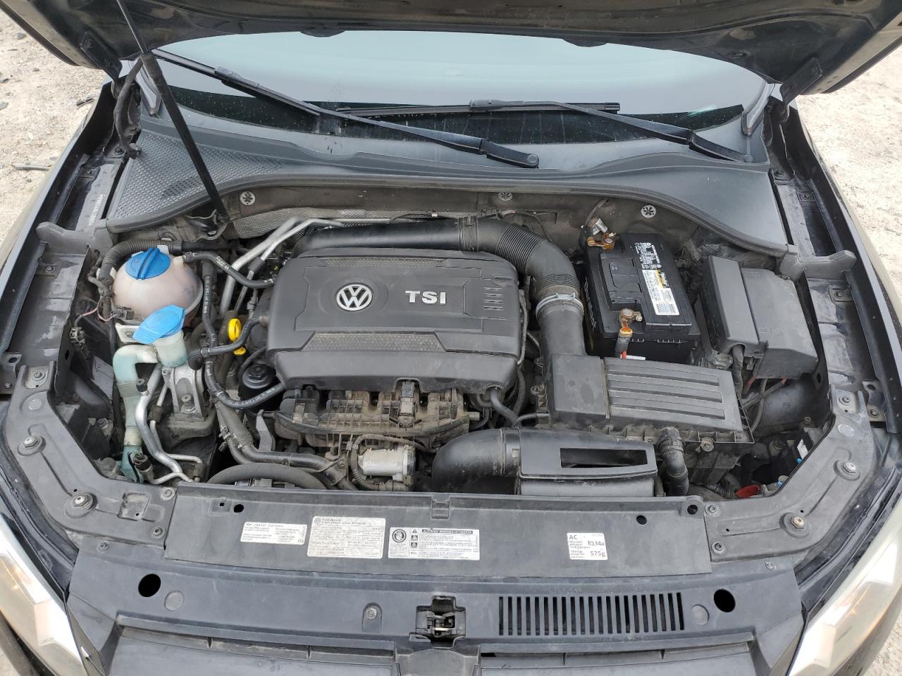 2014 Volkswagen Passat - Image 11