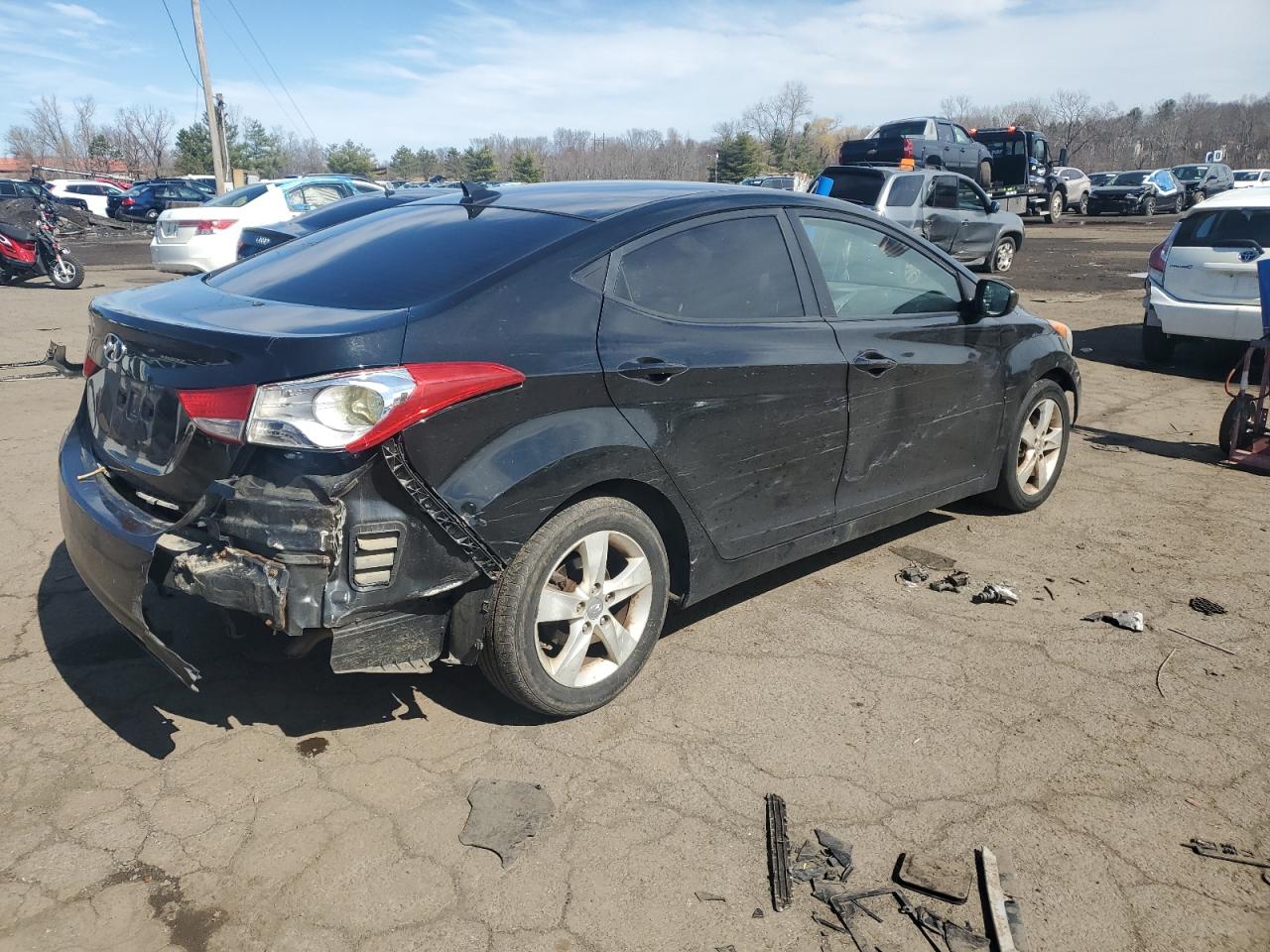 2012 Hyundai Elantra - Image 3
