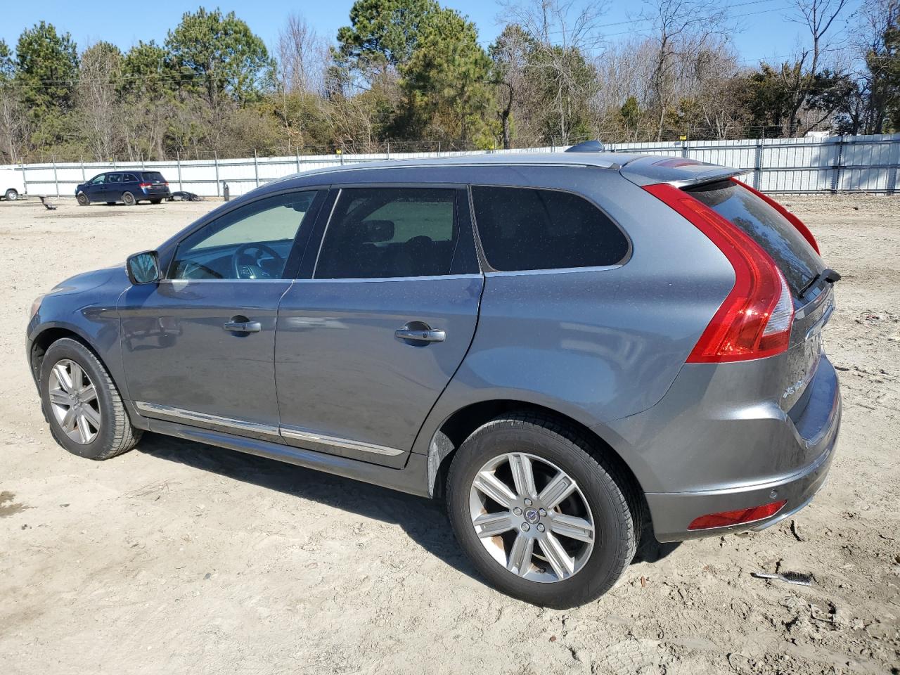 2017 Volvo XC60 - Image 2