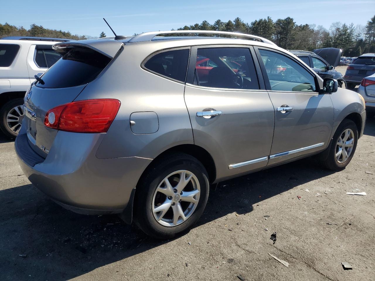 2011 Nissan Rogue - Image 3