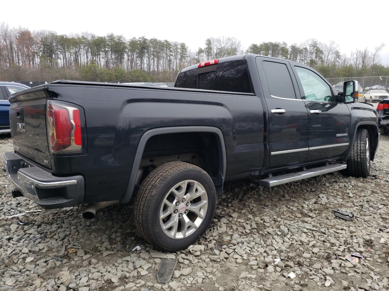 2017 GMC Sierra - Image 3