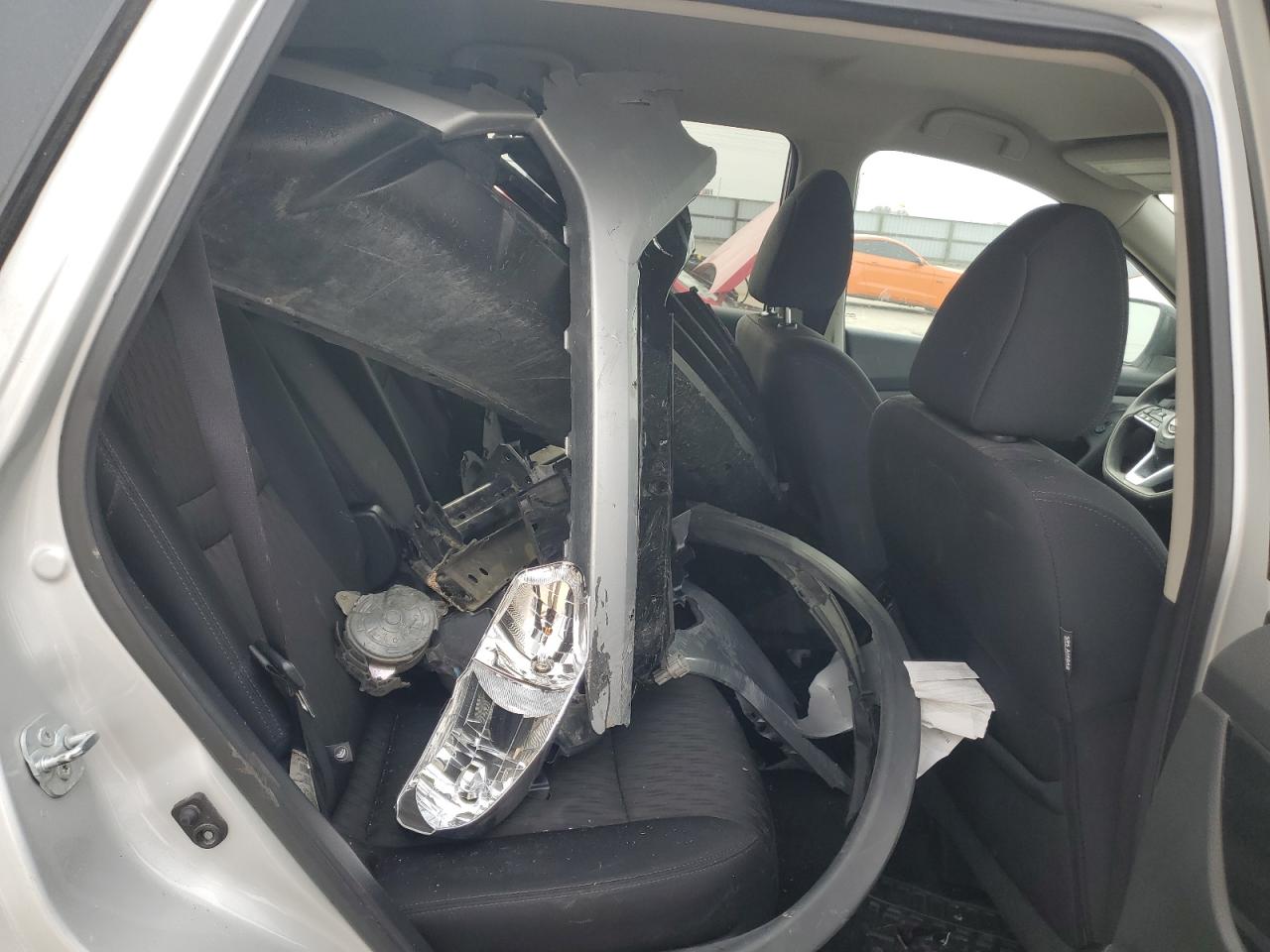 2017 Nissan Rogue - Image 11
