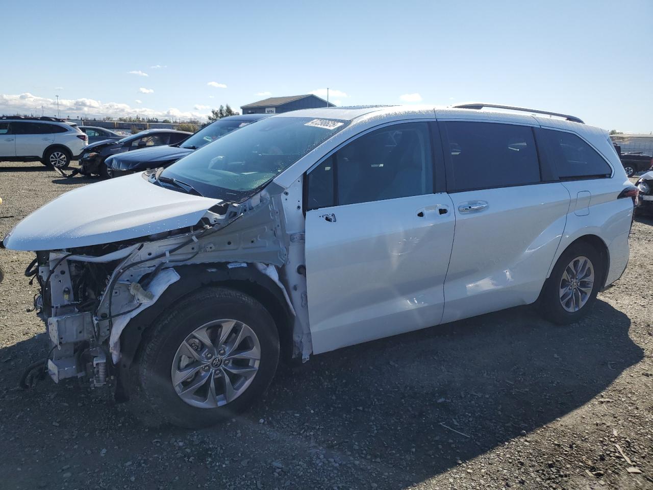 2022 Toyota Sienna - Image 1