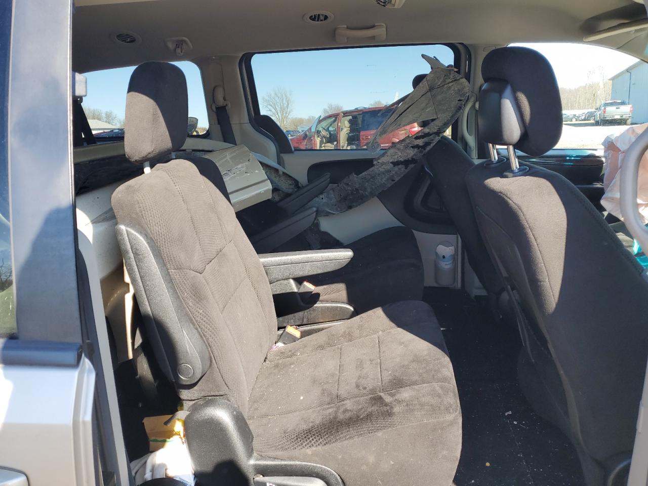 2013 Dodge Caravan - Image 11