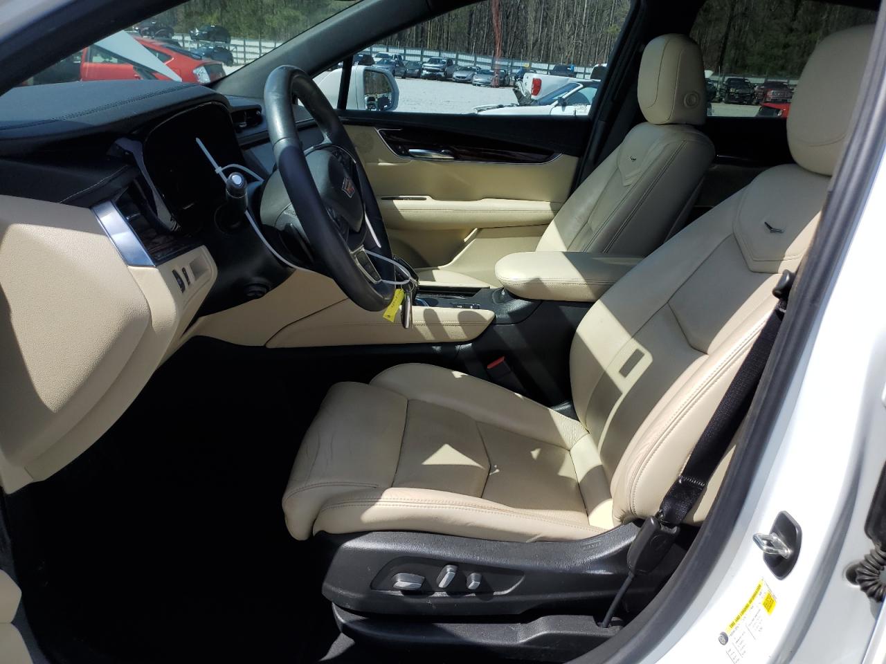 2017 Cadillac XT5 - Image 7