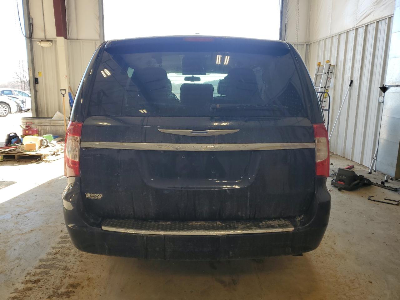2015 Chrysler Town & Country - Image 6