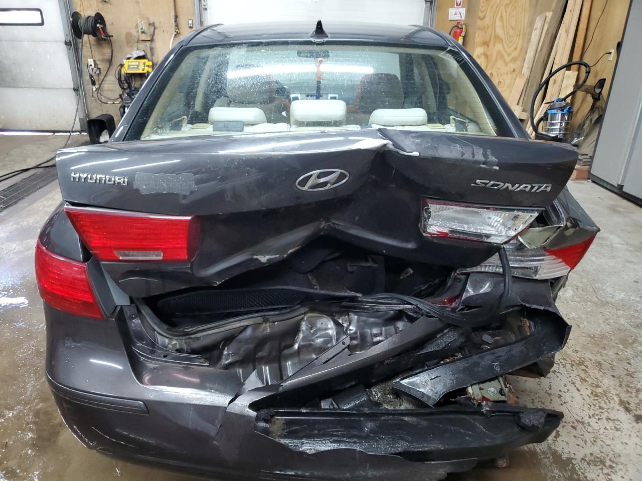 2009 Hyundai Sonata - Image 6
