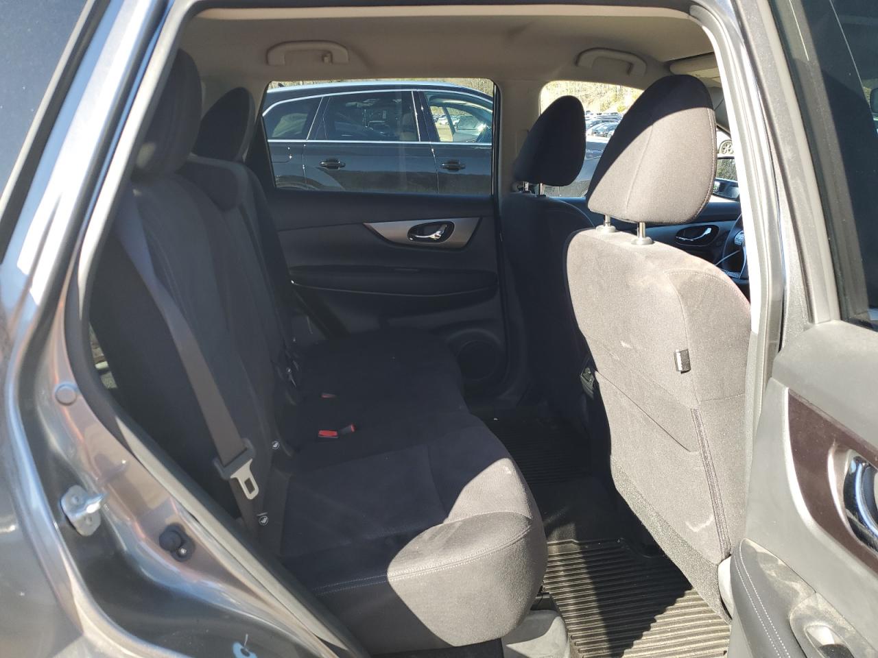 2015 Nissan Rogue - Image 11