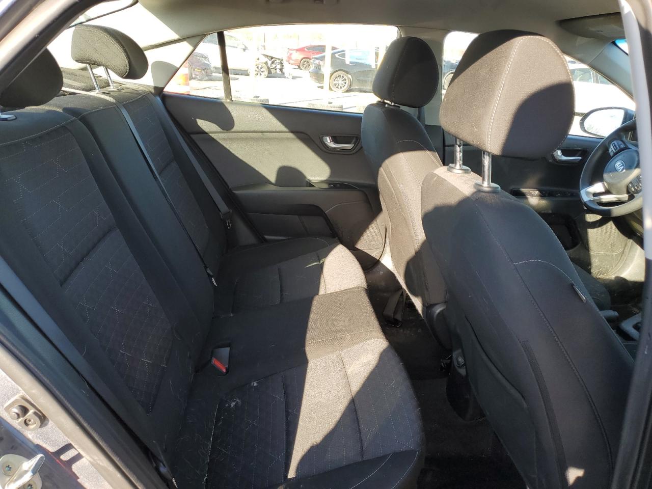 2020 Kia Rio - Image 10