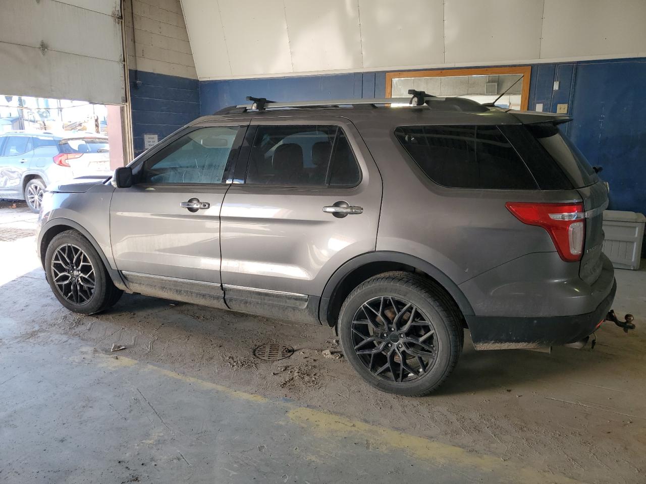 2011 Ford Explorer - Image 2