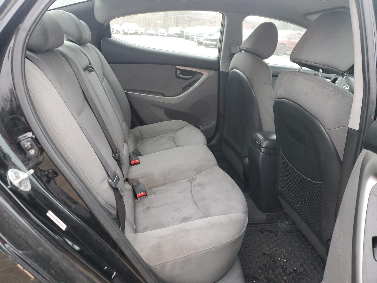 2011 Hyundai Elantra - Image 10