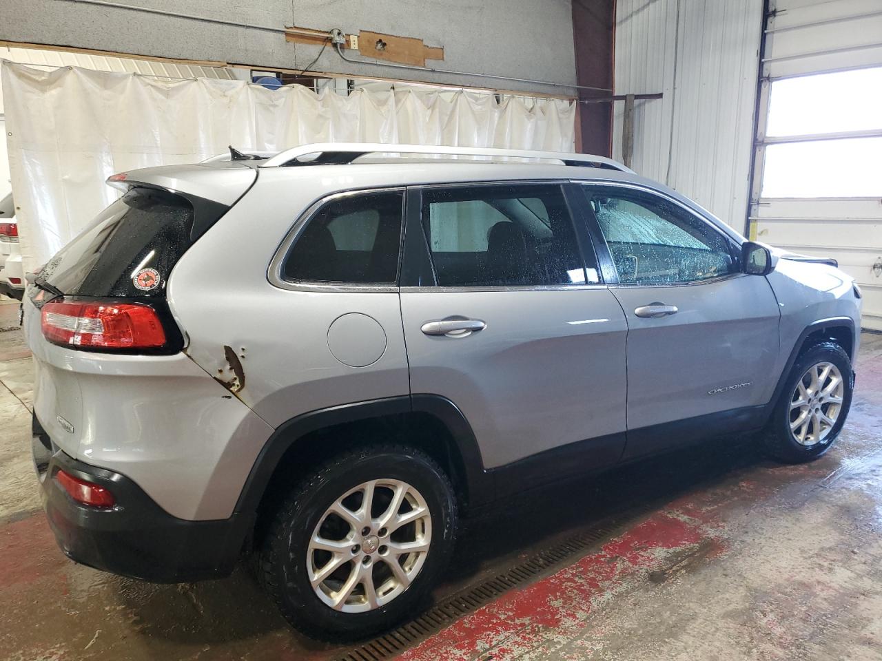 2014 Jeep Grand Cherokee - Image 3