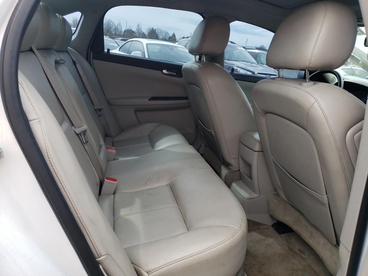 2010 Chevrolet Impala - Image 10