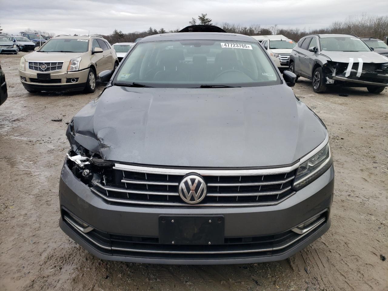 2018 Volkswagen Passat - Image 5