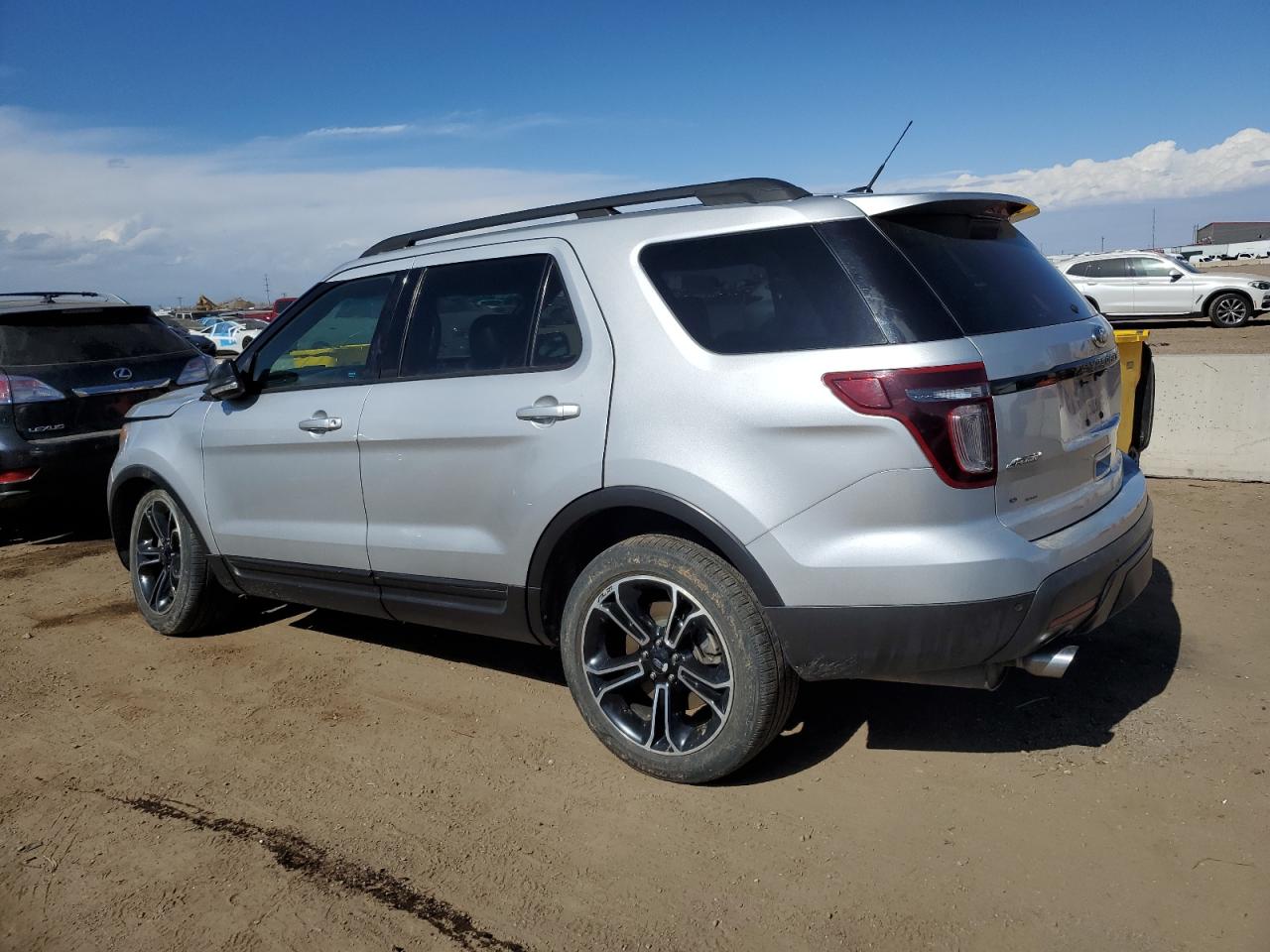 2015 Ford Explorer - Image 2